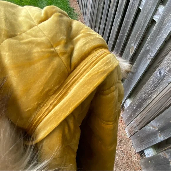 NWT PETA-Approved Vegan Mustard gold / Cream blush Reversible Puffer Coa… - Picture 8 of 10
